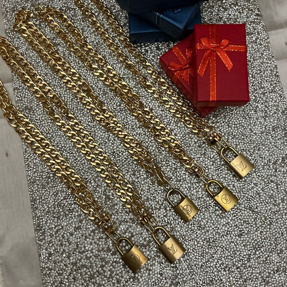 Louis Vuitton lock with unbranded chain necklace